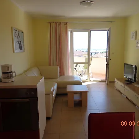 Apartment Modernes Mit Drei Balkonen Mit Meerblick, In Der Naehe Des Strandes Und Des Zentrums, Mit Einem Gemeinschaftlichen Partyraum *