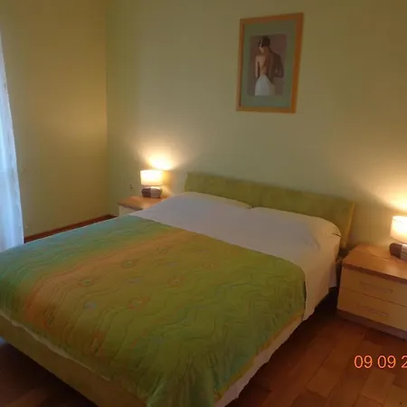 Modernes Mit Drei Balkonen Mit Meerblick, In Der Naehe Des Strandes Und Des Zentrums, Mit Einem Gemeinschaftlichen Partyraum Apartment Liznjan